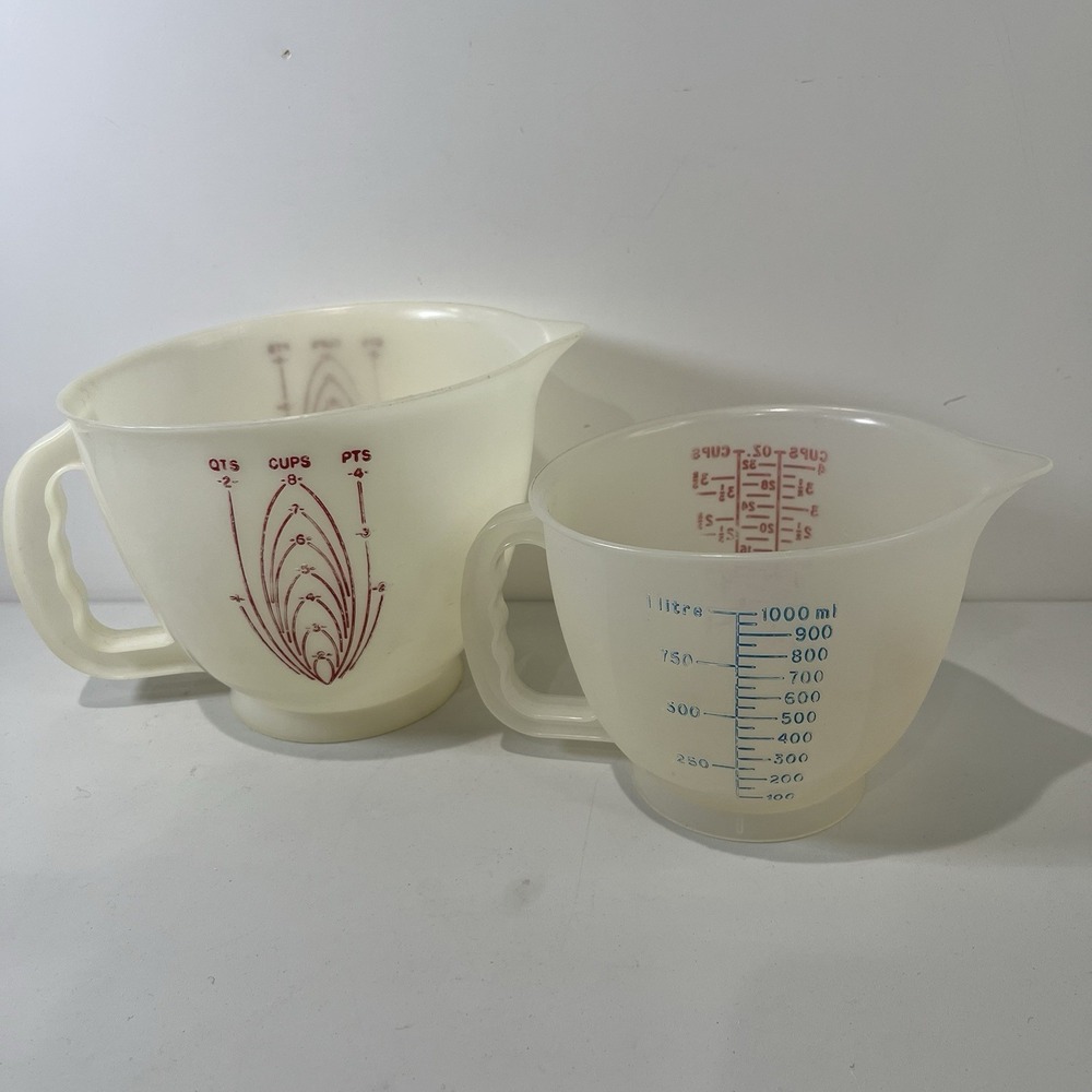 Lot 2 Vtg Tupperware Mix-N-Store 2 QT / 1 QT Measuring Bowl Pitcher No Lid 1977 - Picture 2 of 3